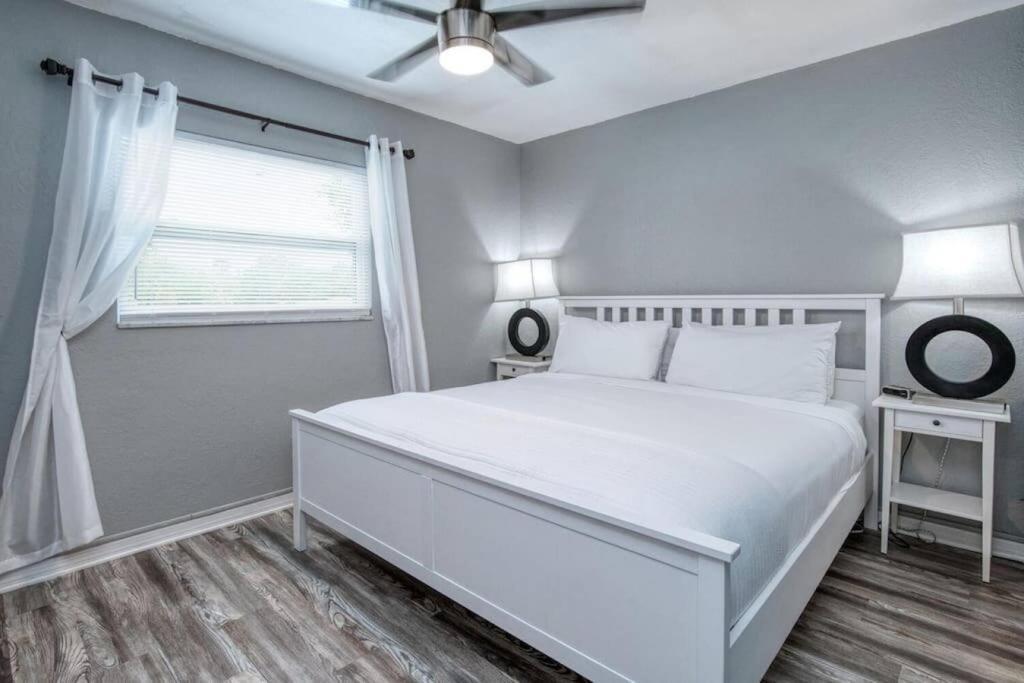 Sunset Beach Suites At Madeira Beach! Pet Friendly With Summer Breezes! - Suite 6 St. Pete Beach Exteriör bild
