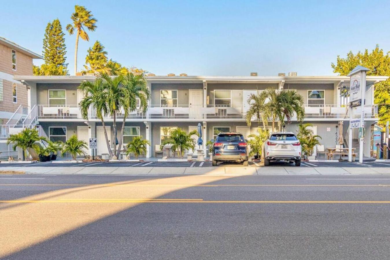 Sunset Beach Suites At Madeira Beach! Pet Friendly With Summer Breezes! - Suite 6 St. Pete Beach Exteriör bild